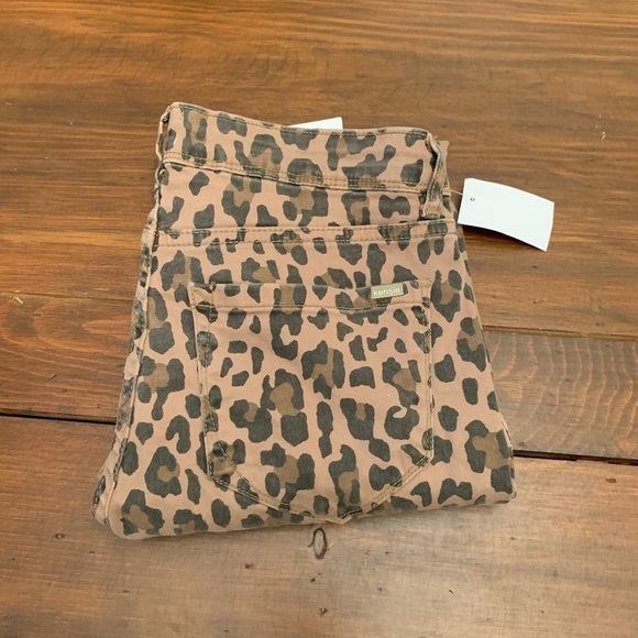 Kensie Leopard Jeans - Picture 3 of 5